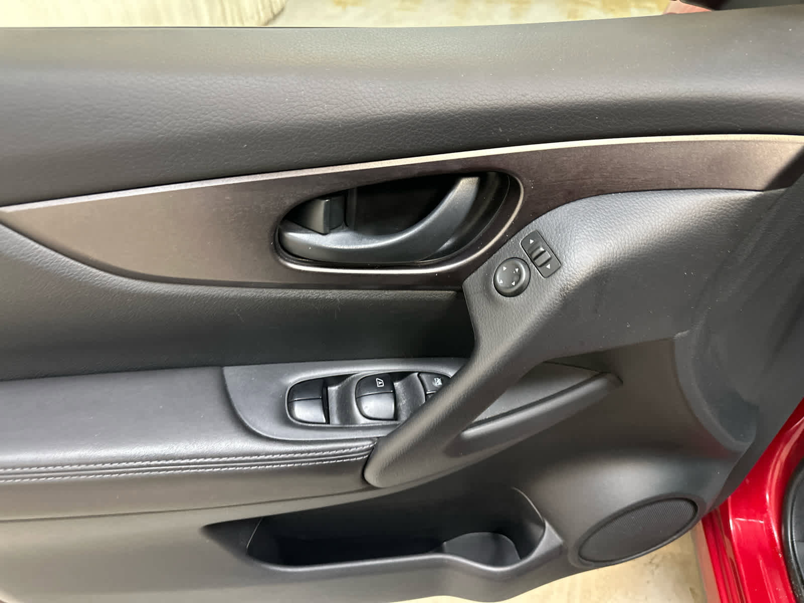 Certified 2018 Nissan Rogue Sport S w/ S Appearance Package AWD/4WD image 25