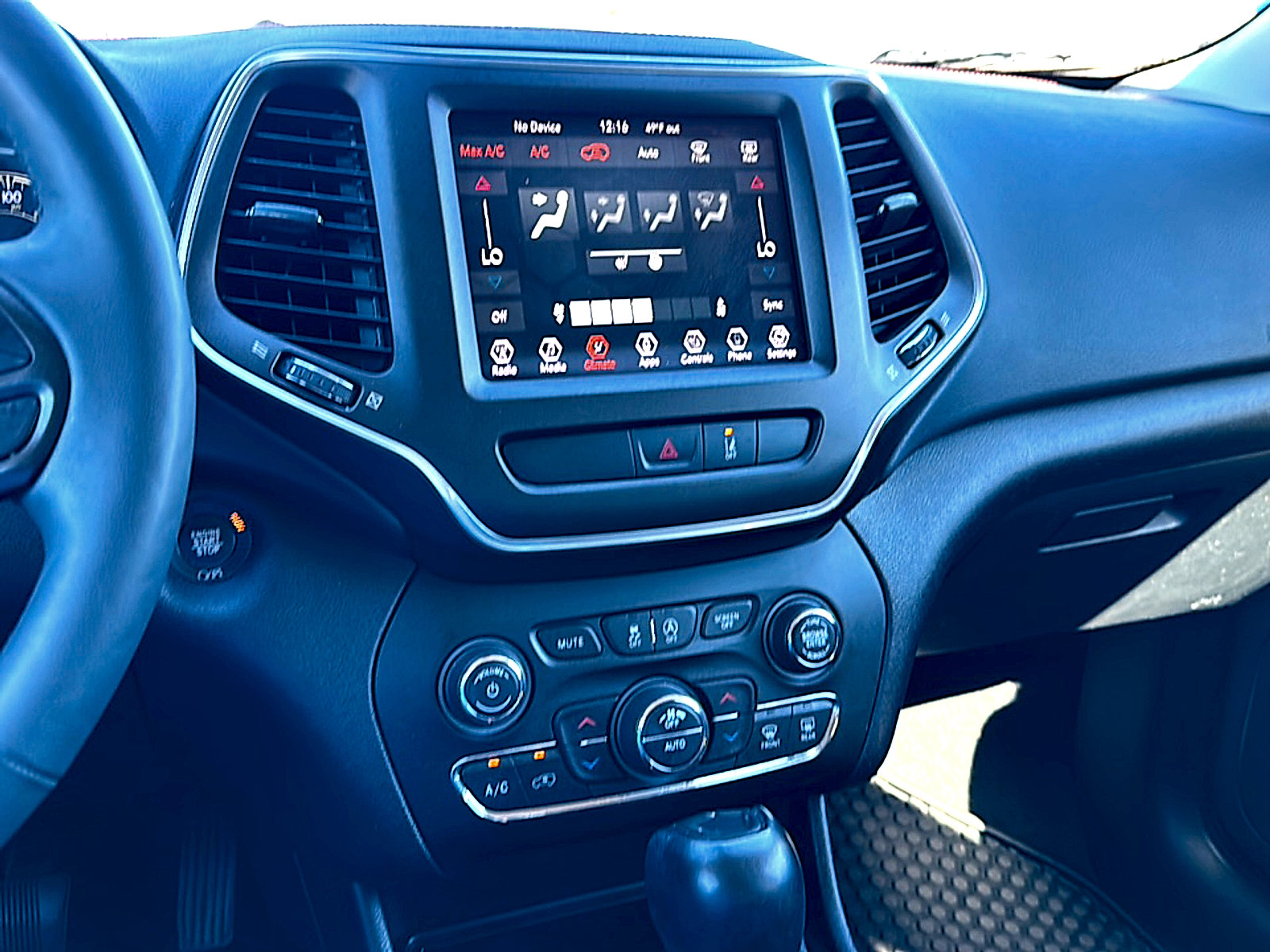 Used 2022 Jeep Cherokee Trailhawk w/ Trailer Tow Group image 31