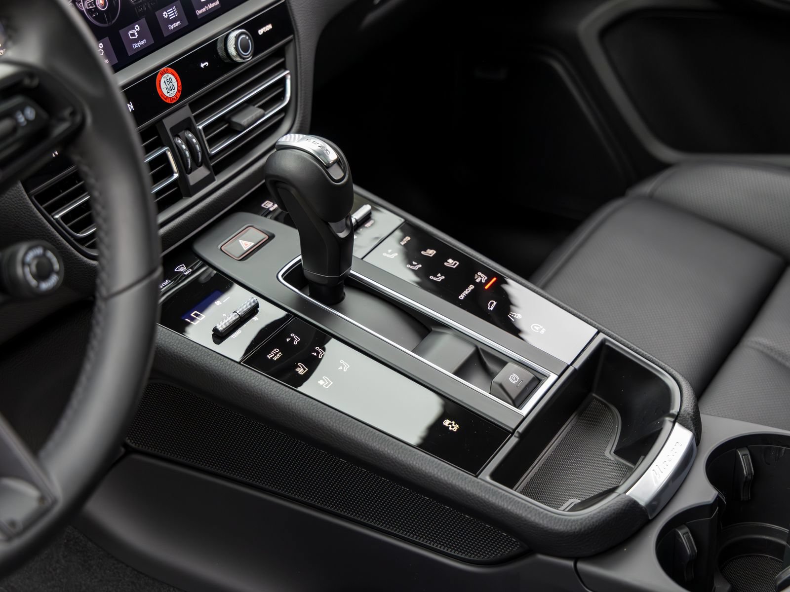 Certified 2026 Porsche Macan AWD/4WD image 40