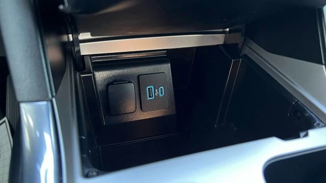 Used 2020 Ford Explorer ST w/ Premium Technology Package image 98