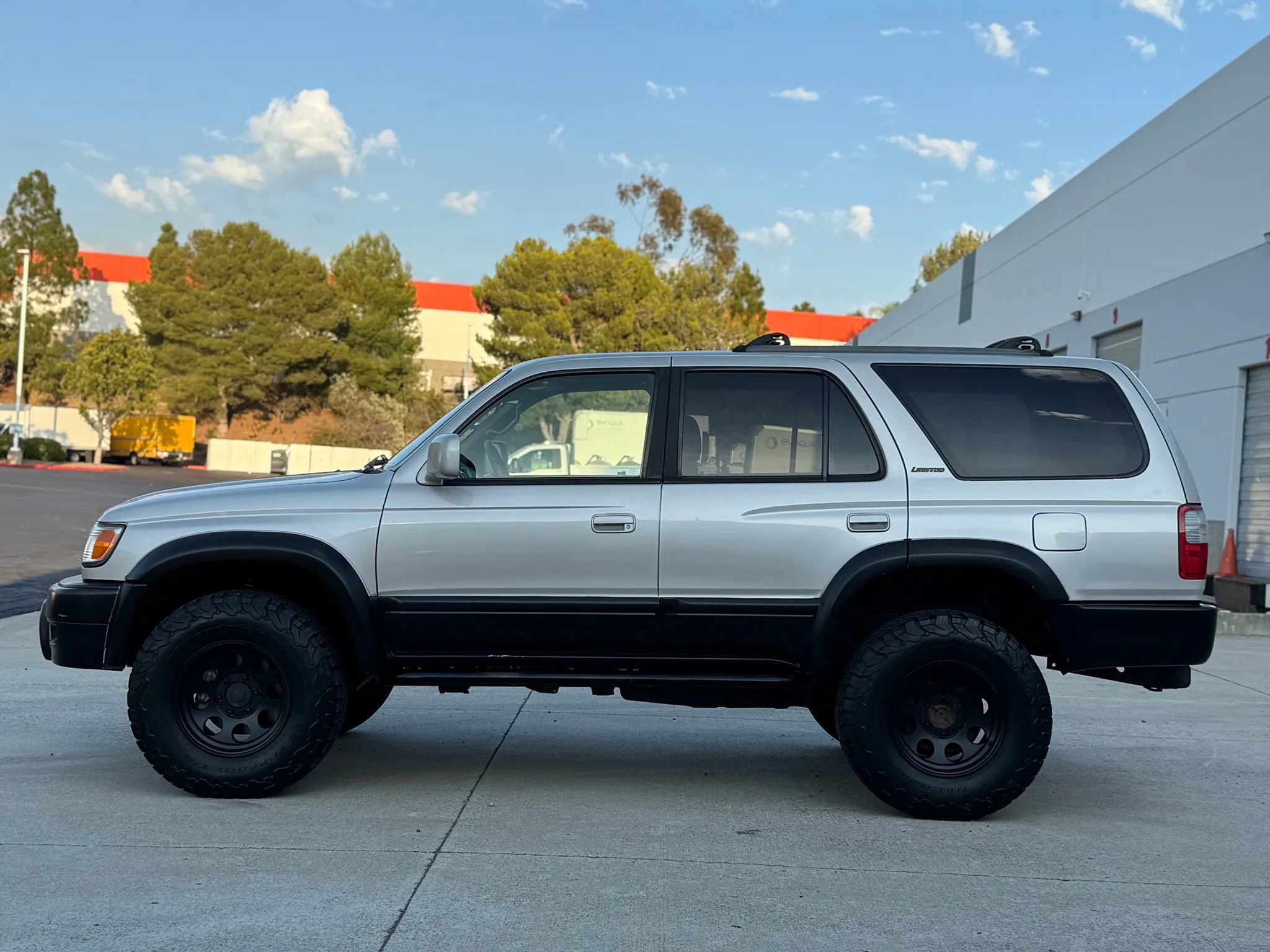 Used 1999 Toyota 4Runner Limited AWD/4WD image 11