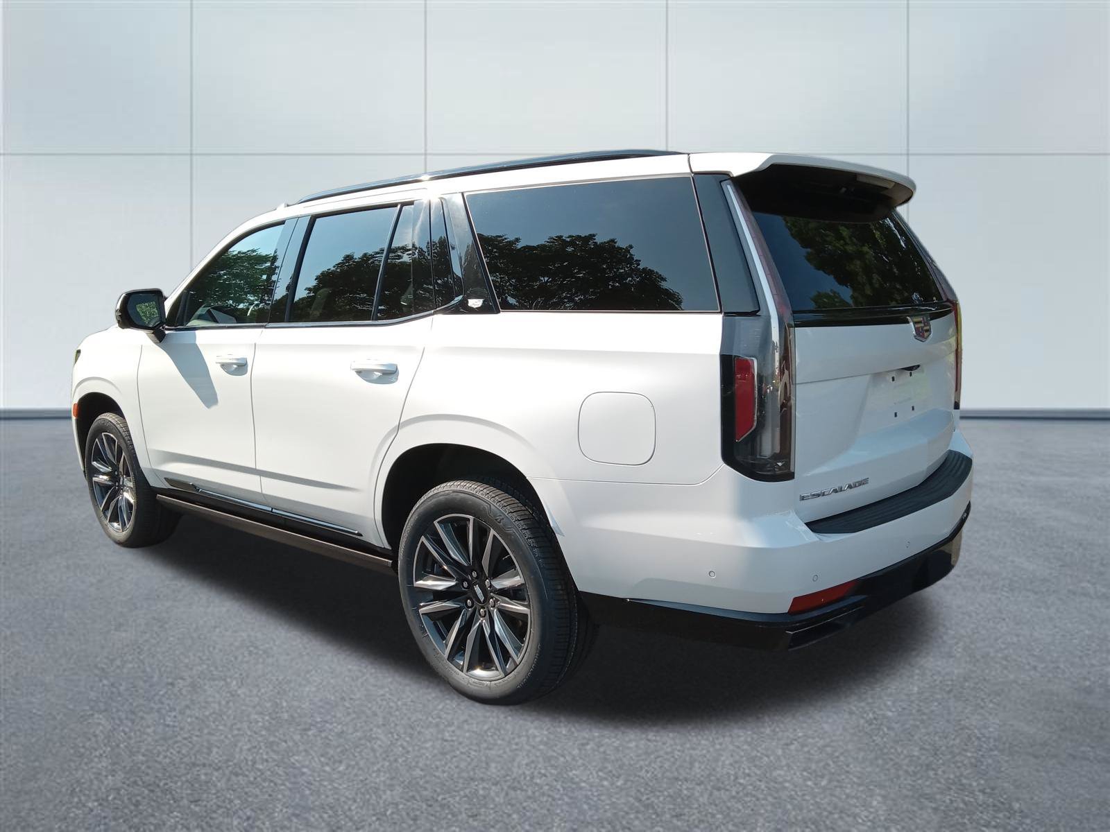 Certified 2024 Cadillac Escalade Sport Platinum AWD/4WD image 3