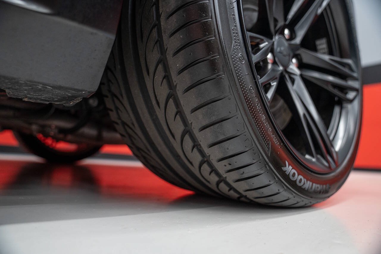 Used 2021 Chevrolet Camaro ZL1 RWD image 31