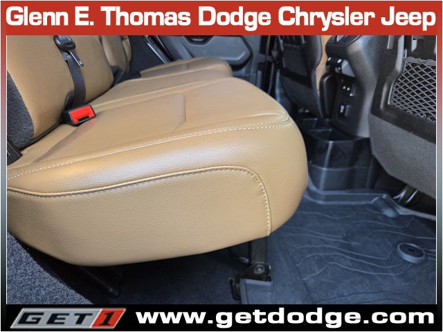 Used 2022 Jeep Wrangler Unlimited Rubicon AWD/4WD image 28
