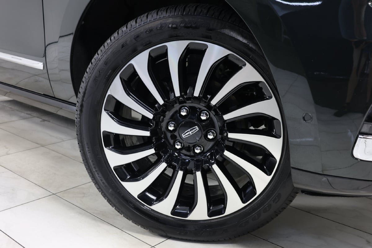 Used 2024 Lincoln Navigator Black Label AWD/4WD image 15