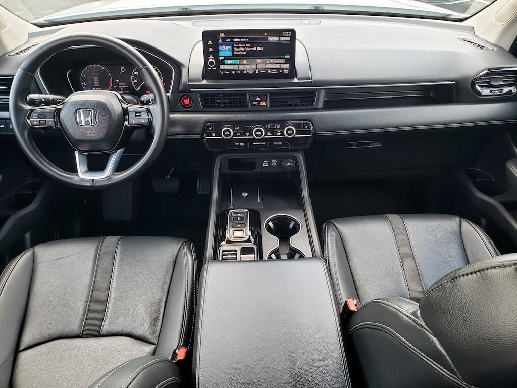 Used 2025 Honda Pilot EX-L image 12