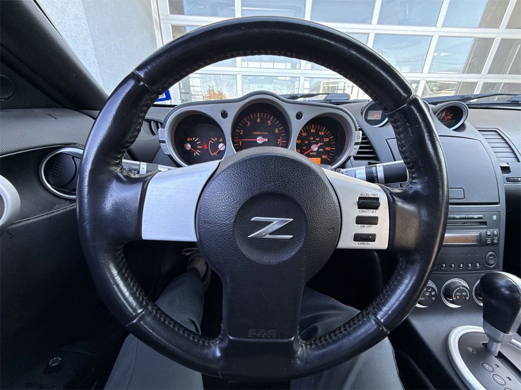 Used 2004 Nissan 350Z Enthusiast image 11