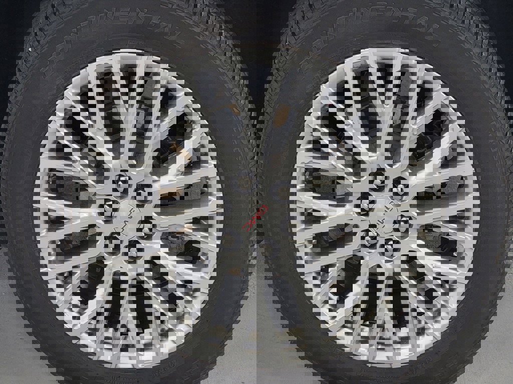 Used 2024 GMC Acadia Denali image 11