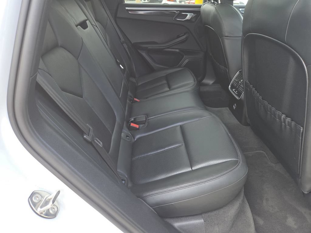 Used 2023 Porsche Macan Turbo AWD/4WD image 19