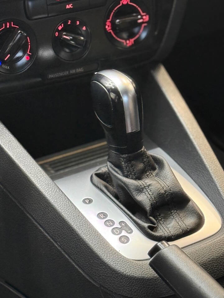 Used 2014 Volkswagen Jetta SE FWD image 12