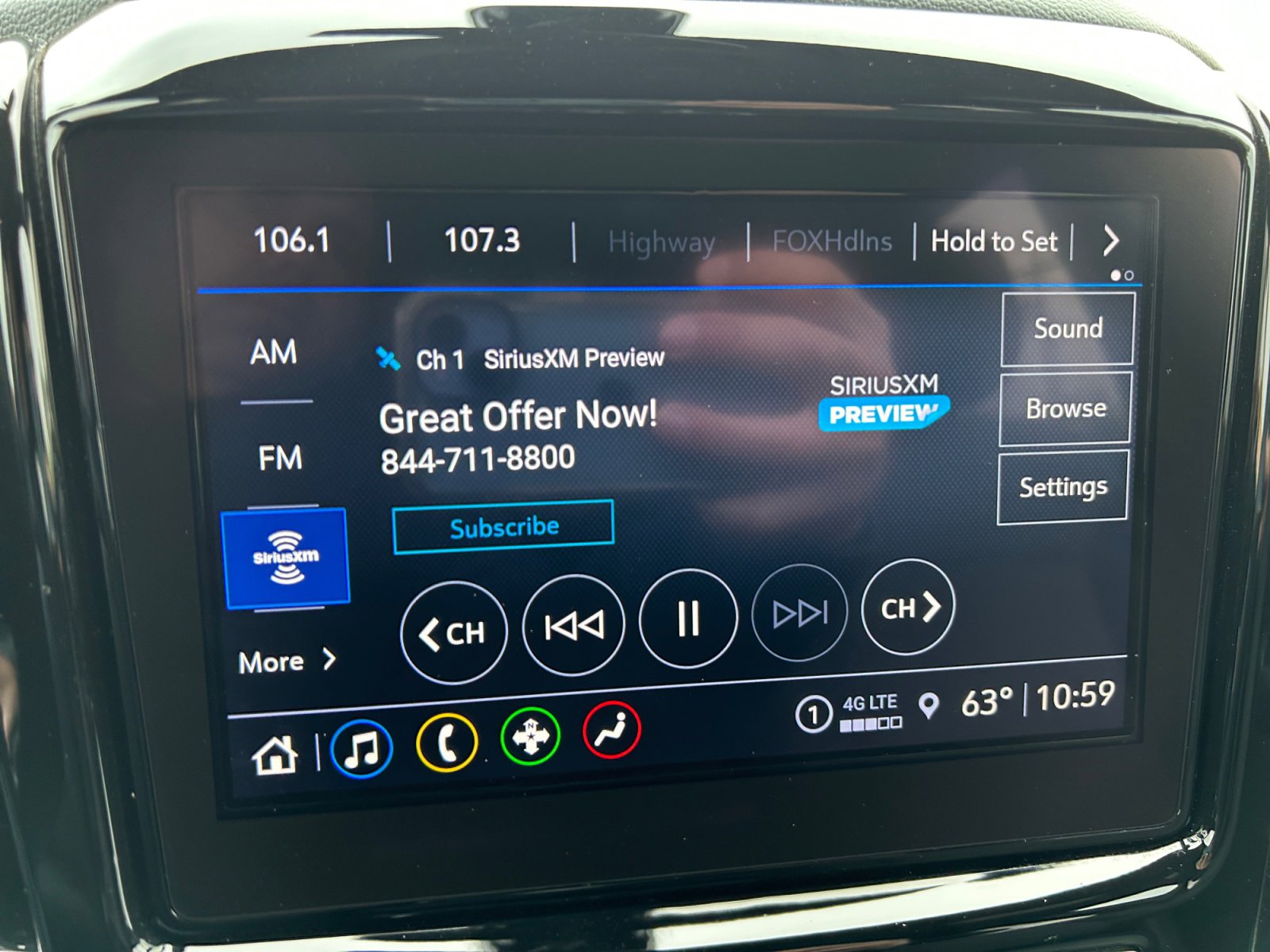 Used 2022 Chevrolet Traverse LT image 15