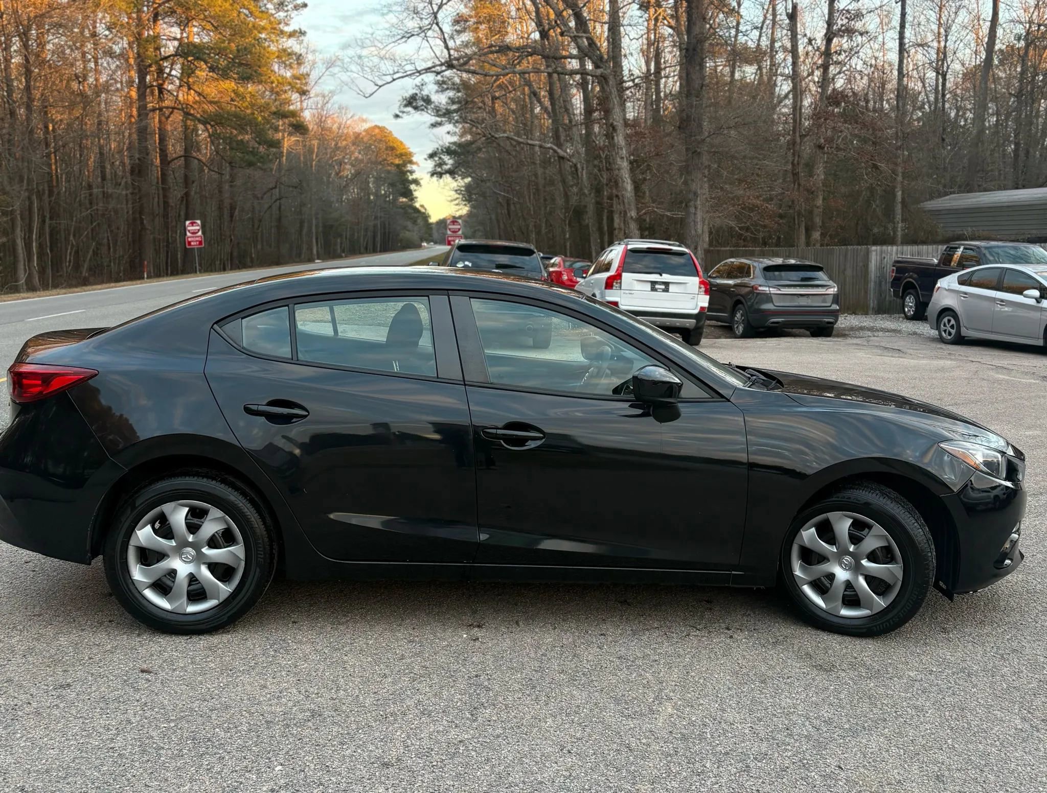 Used 2014 MAZDA MAZDA3 i Sport image 40