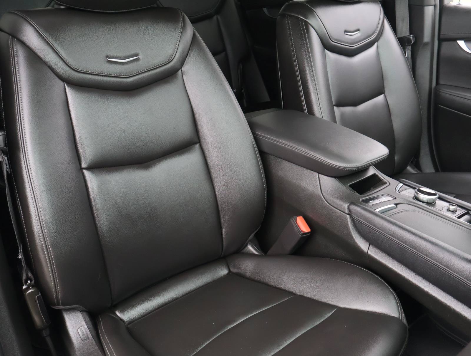 Certified 2025 Cadillac XT6 Luxury FWD image 20