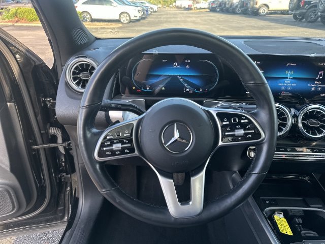 Used 2023 Mercedes-Benz GLB 250 4MATIC w/ Premium Package image 19