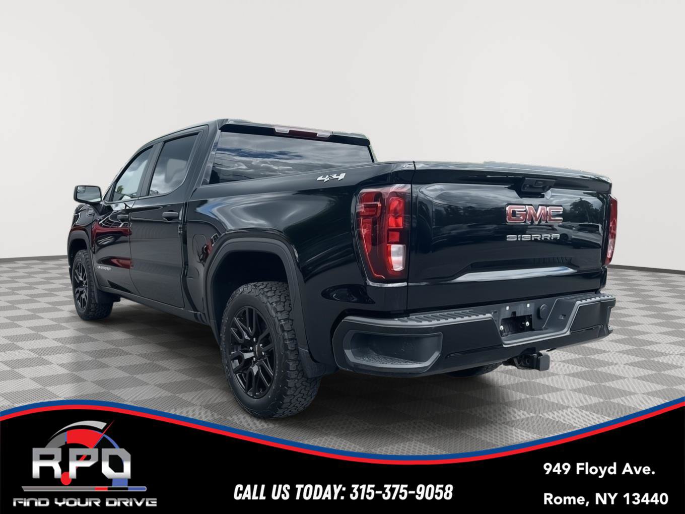 Used 2023 GMC Sierra 1500 Pro w/ Graphite Edition AWD/4WD image 3