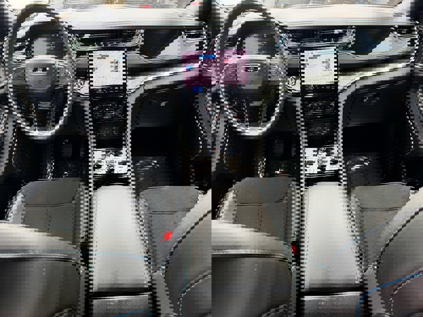 Used 2022 Jeep Grand Cherokee Trailhawk w/ Advanced Protech Group II image 19