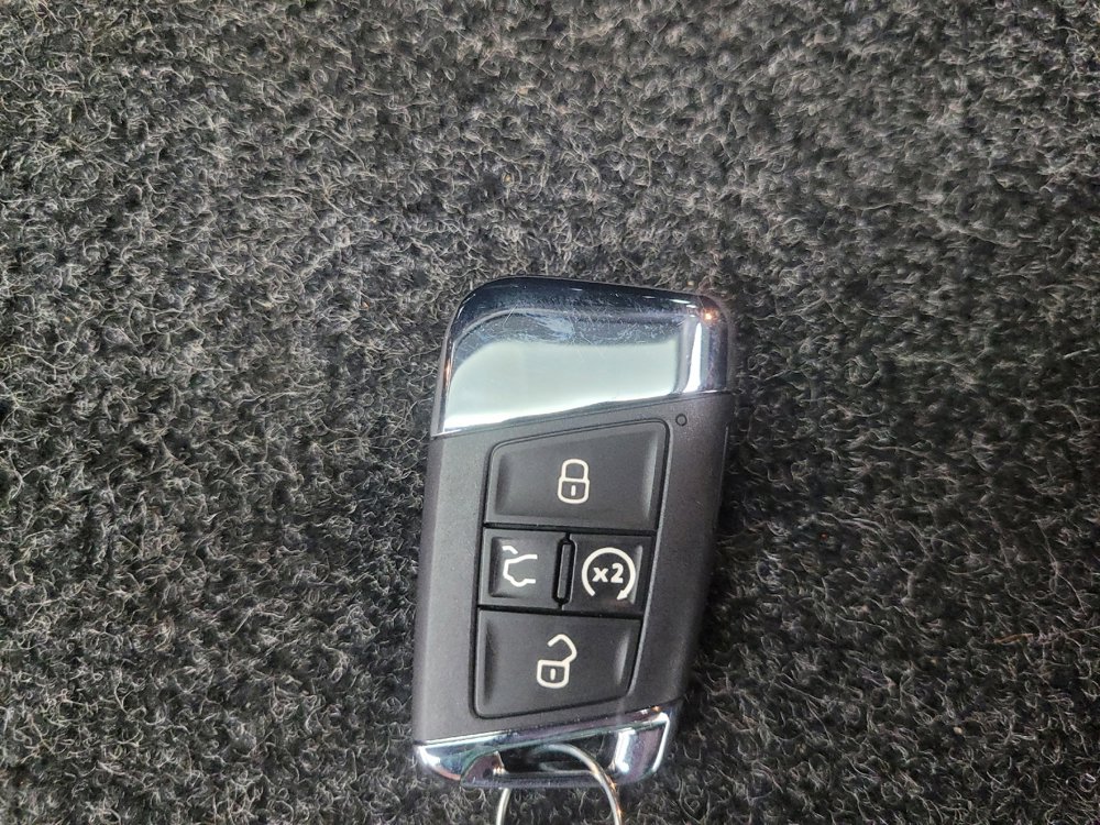 Used 2020 Volkswagen Atlas Cross Sport SE w/ Towing Package AWD/4WD image 32