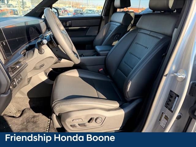 Used 2025 Hyundai Santa Fe Calligraphy image 7