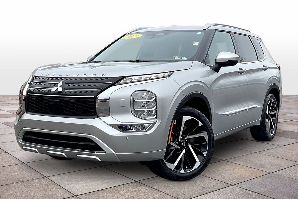 Used 2022 Mitsubishi Outlander SEL image 2