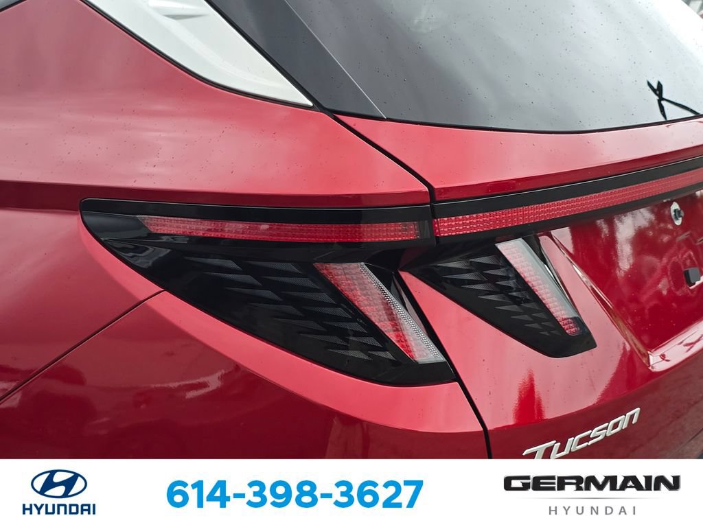 Used 2025 Hyundai Tucson Limited AWD/4WD image 16