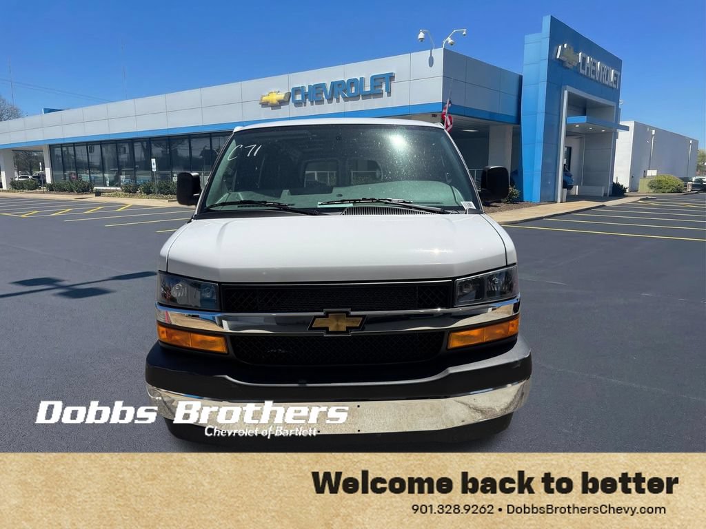 New 2026 Chevrolet Express 3500 Extended w/ Chrome Appearance Package RWD image 2