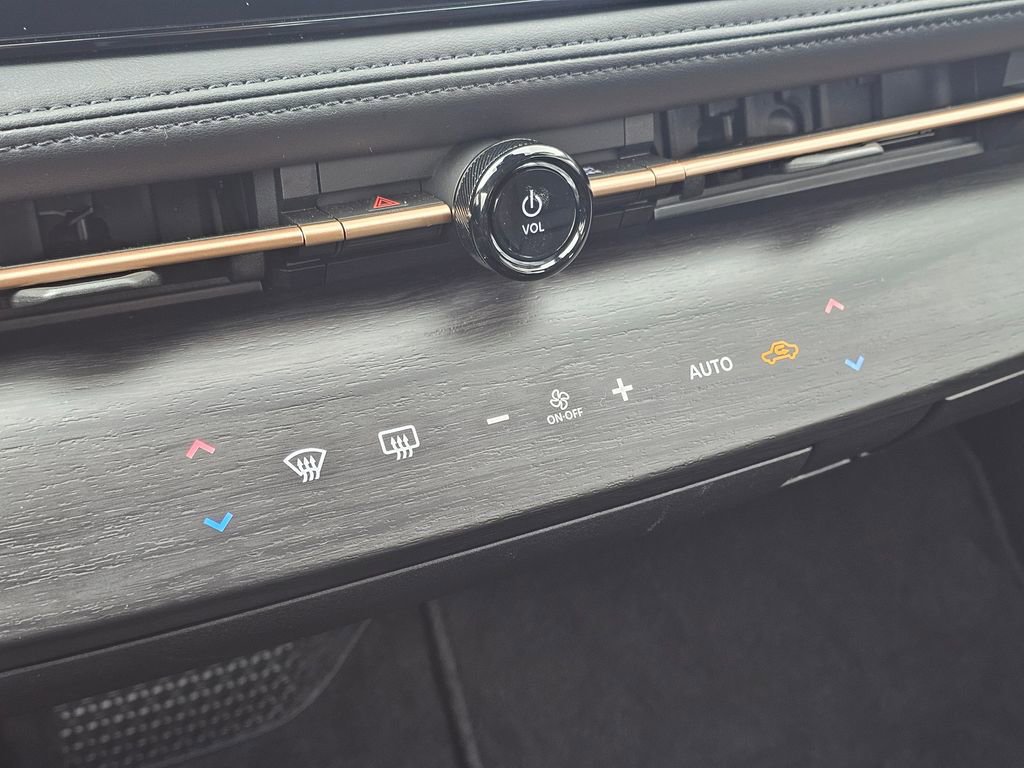 Used 2024 Nissan Ariya AWD image 23