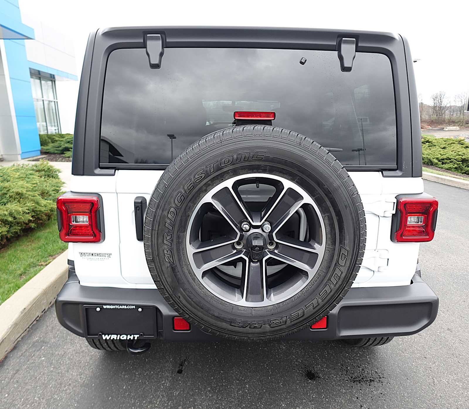 Used 2023 Jeep Wrangler Sahara w/ LED Lighting Group AWD/4WD image 4