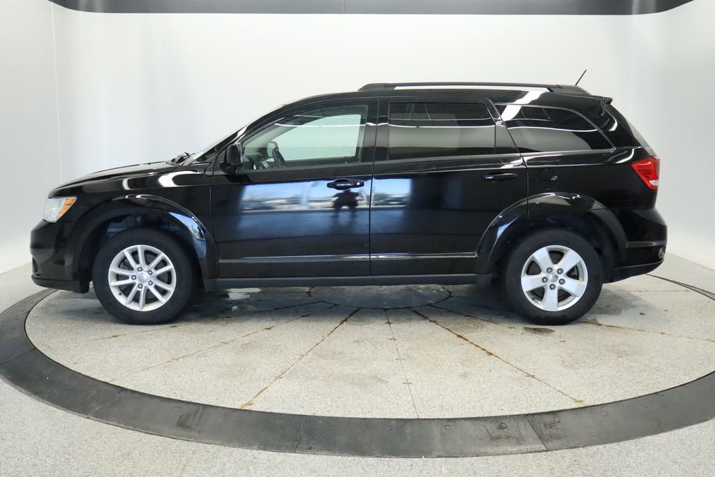 Used 2017 Dodge Journey SXT w/ Comfort/Convenience Group image 2