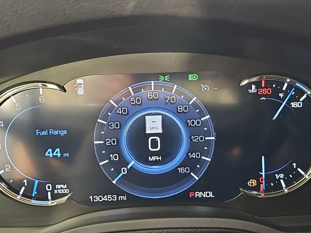 Used 2018 Cadillac Escalade ESV Premium Luxury RWD image 16