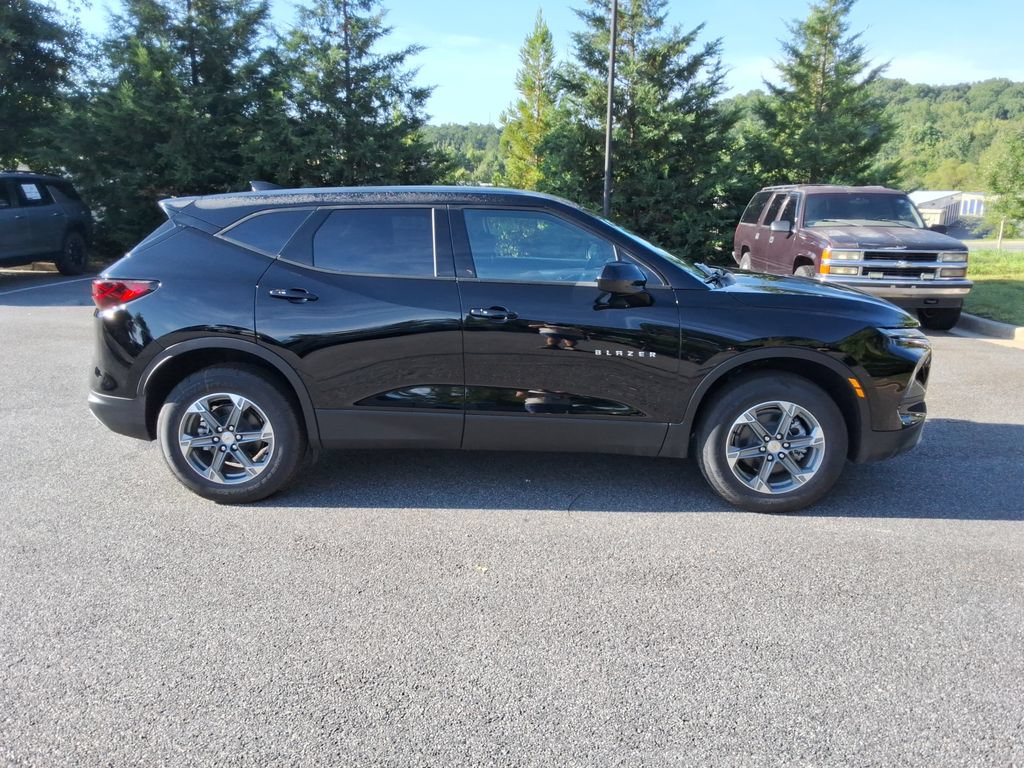 New 2026 Chevrolet Blazer LT FWD image 4
