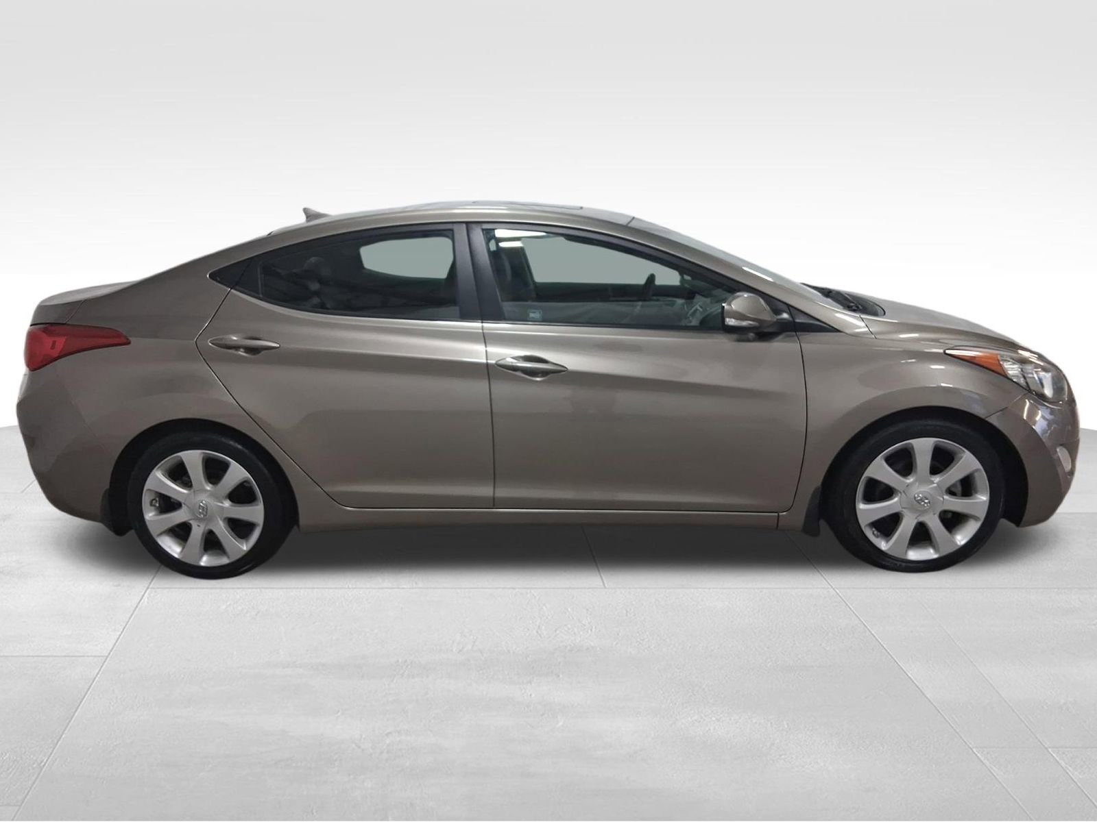 Used 2013 Hyundai Elantra Limited image 4