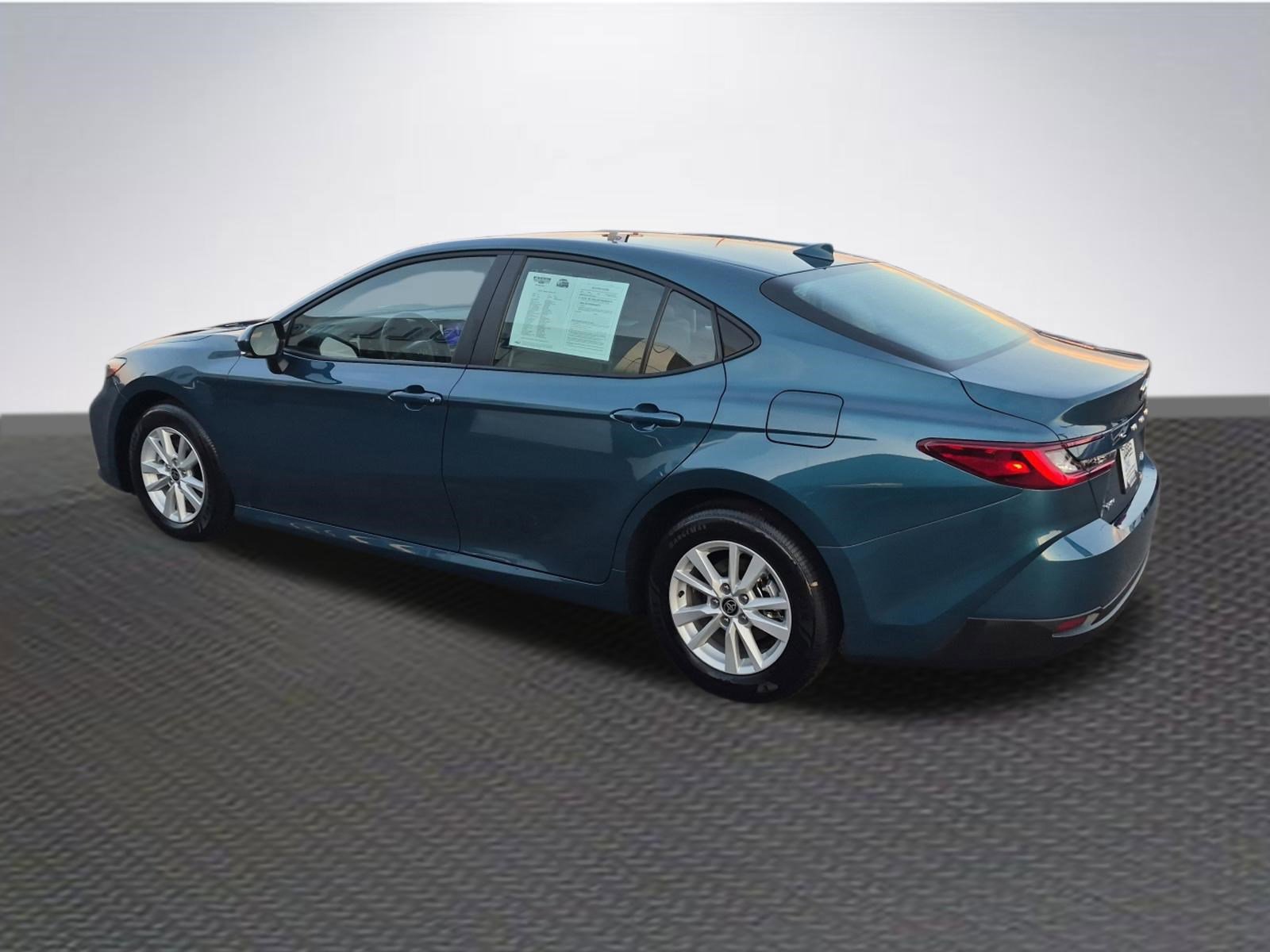 Used 2026 Toyota Camry LE image 5