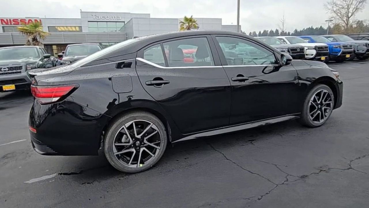 New 2025 Nissan Sentra SR image 8