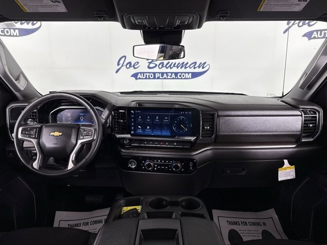 Used 2024 Chevrolet Silverado 1500 LT image 2