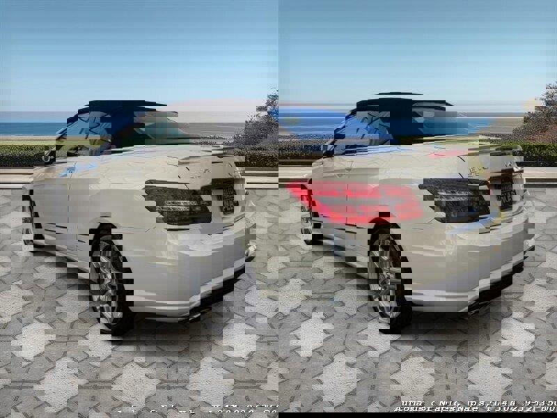 Used 2011 Mercedes-Benz E 550 Cabriolet image 22