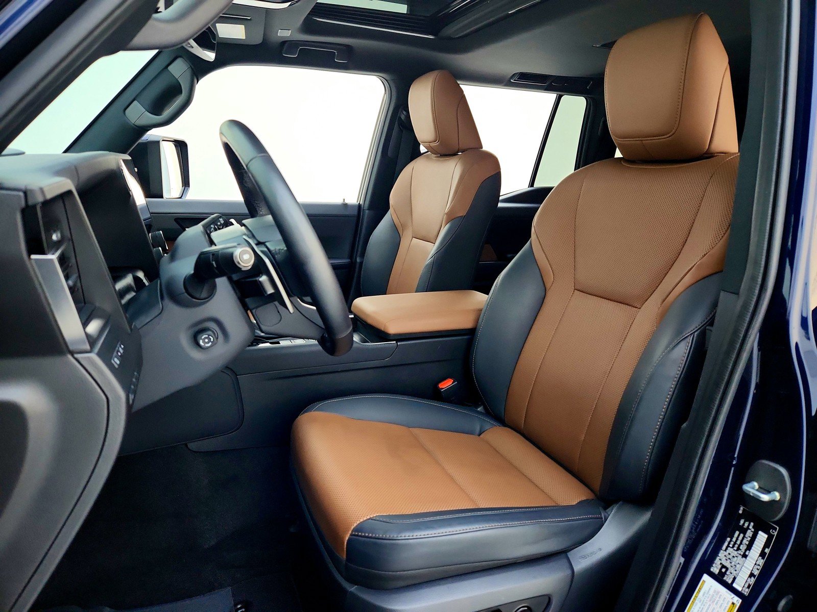 Used 2024 Lexus GX 550 w/ Accessory Package (31) image 12