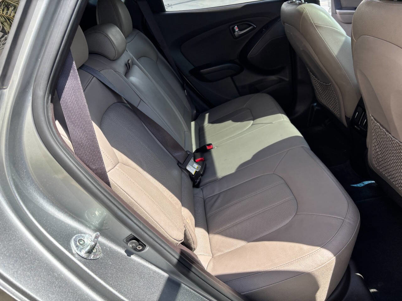 Used 2015 Hyundai Tucson Limited w/ Option Group 03 AWD/4WD image 25