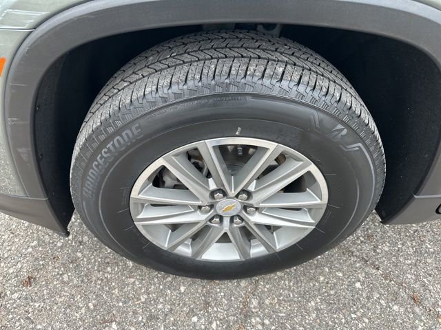 Used 2023 Chevrolet Traverse LT image 11