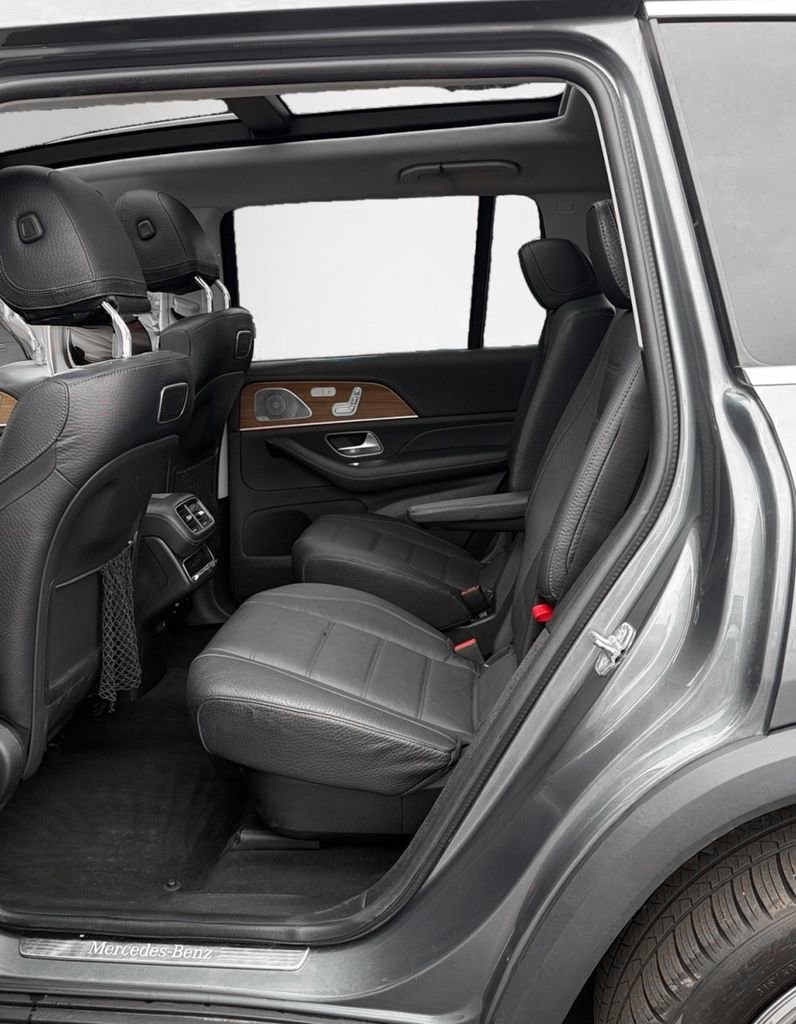 Used 2020 Mercedes-Benz GLS 450 4MATIC image 13