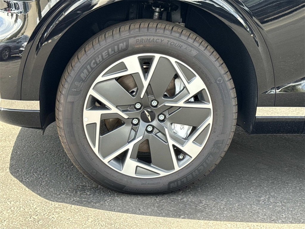 New 2026 Genesis Electrified GV70 image 12