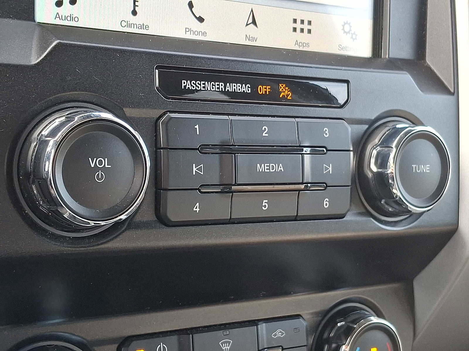 Used 2019 Ford F150 Lariat image 13