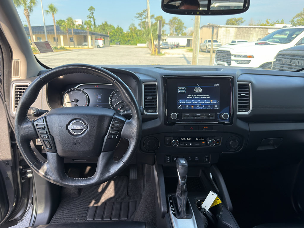 Used 2022 Nissan Frontier SV w/ SV Premium Package RWD image 11
