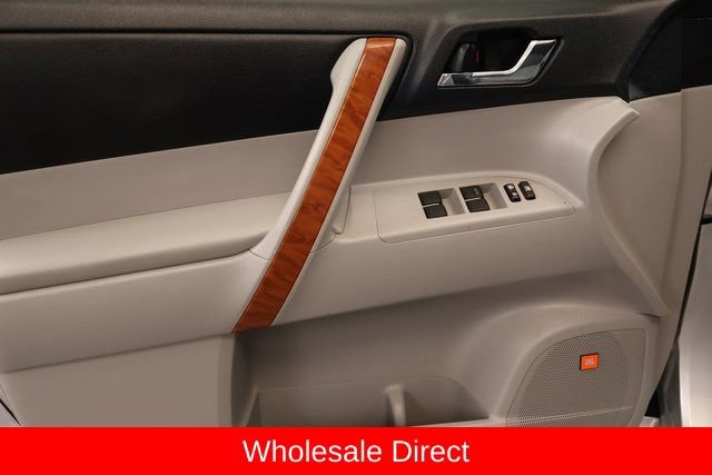 Used 2010 Toyota Highlander Limited AWD/4WD image 9