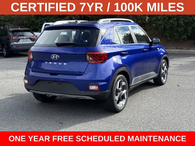 Used 2023 Hyundai Venue SEL FWD image 2