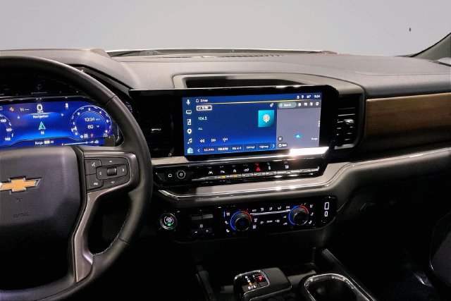 Used 2024 Chevrolet Silverado 1500 High Country w/ Technology Package AWD/4WD image 7