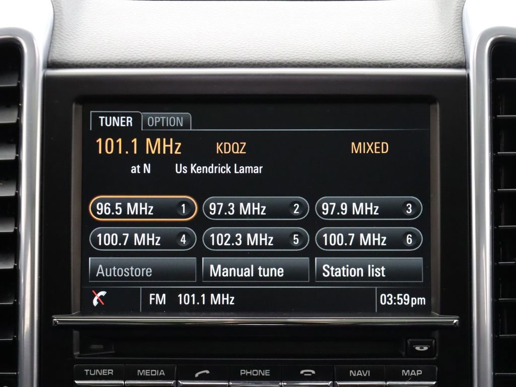 Used 2016 Porsche Cayenne image 22