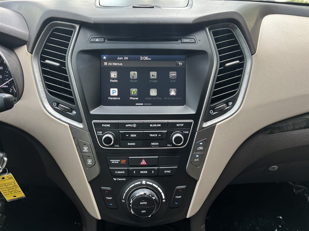 Used 2017 Hyundai Santa Fe Sport FWD image 23