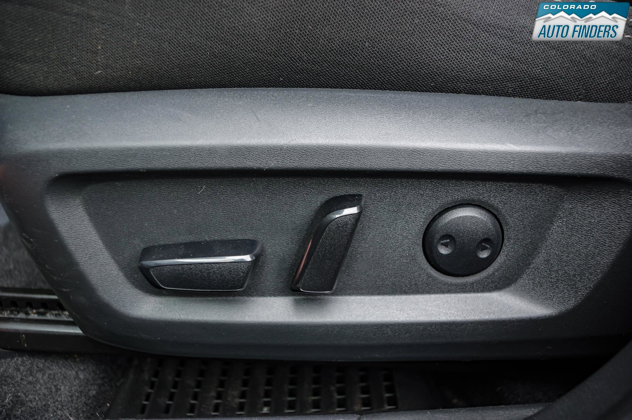 Used 2022 Nissan Rogue SV image 12