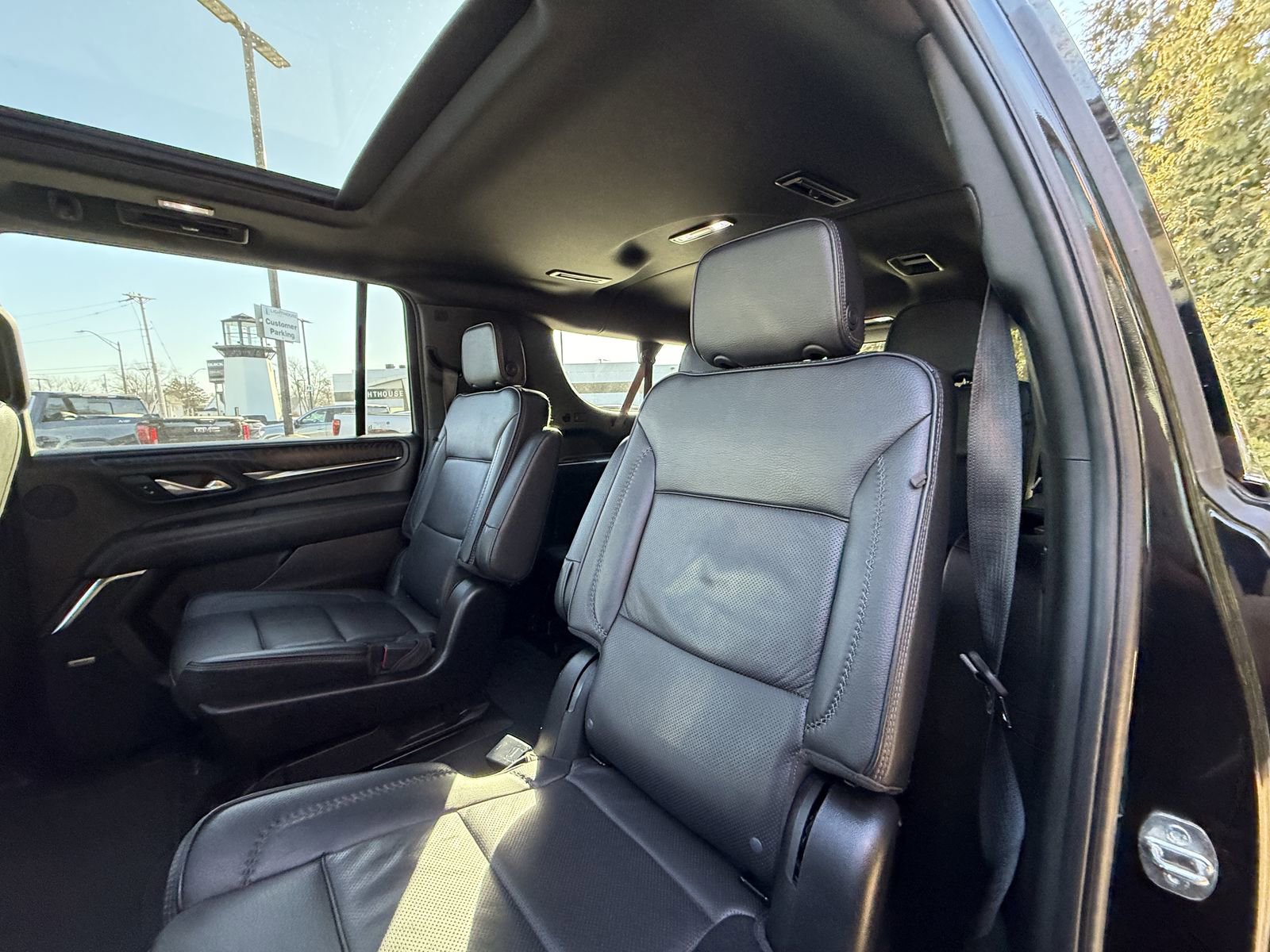 Used 2024 GMC Yukon XL Denali image 24