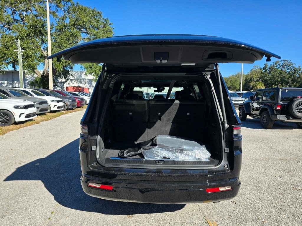 New 2025 Jeep Grand Wagoneer Series II Obsidian w/ Quick Order Packagew 28T AWD/4WD image 45